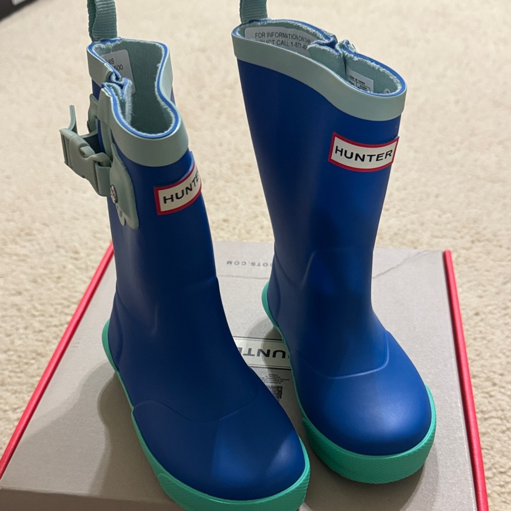 Hunter Vibrant Blue Boots with Green Soles